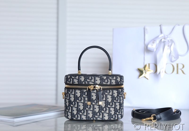 디올 스몰 CD 시그니쳐 베니티 케이스 / 오블리크 [매장가 355만원대]