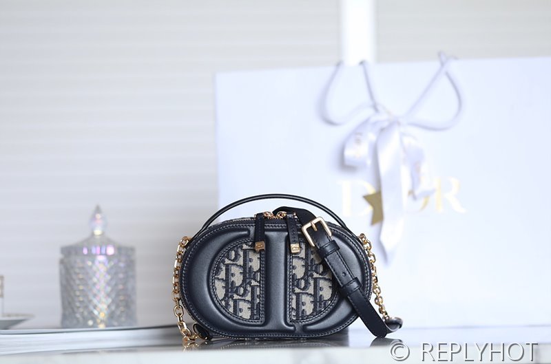 디올 오블리크 CD시크니처 오벌 카메라 미니 백 [매장가 345만원대]