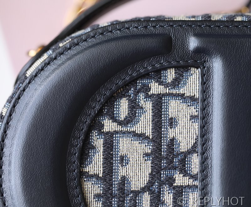 디올 오블리크 CD시크니처 오벌 카메라 미니 백 [매장가 345만원대]