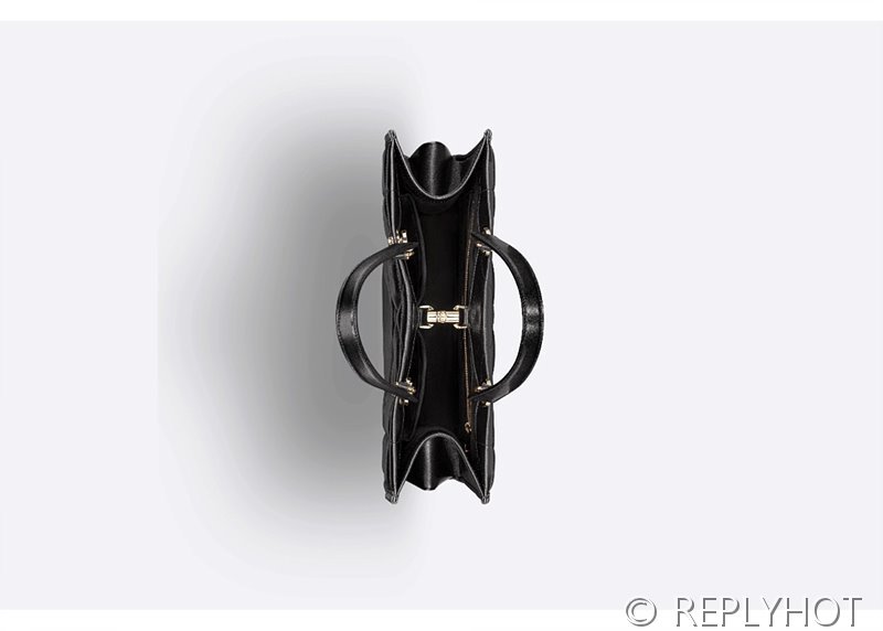 디올 에센셜 Book Tote 토트 백 미디움 / 블랙 [매장가590만원대]