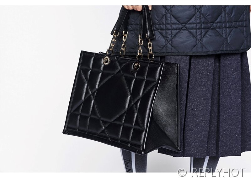 디올 에센셜 Book Tote 토트 백 미디움 / 블랙 [매장가590만원대]