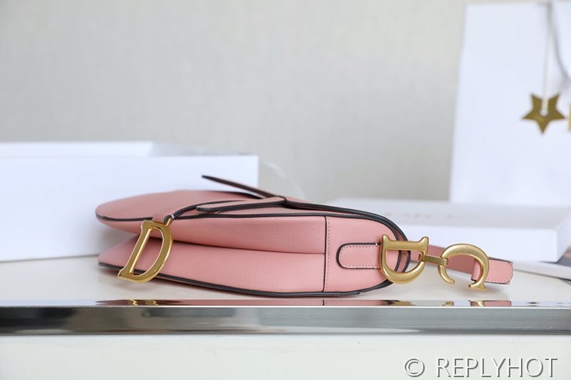 디올 SADDLE 스트랩 백 / 엔틱핑크 [580만원대]