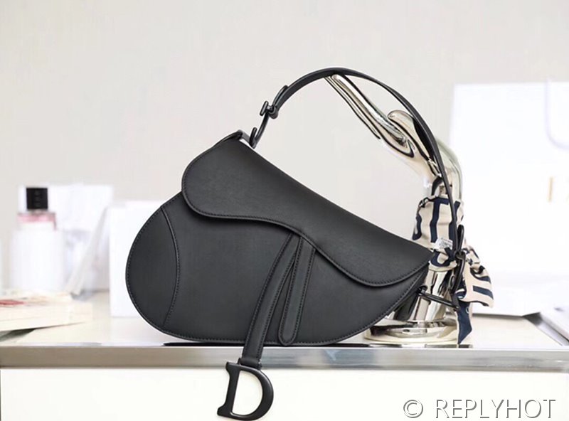 디올 SADDLE 스트랩 백 / 블랙매트 [580만원대]