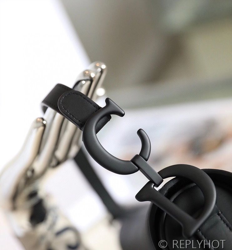 디올 SADDLE 스트랩 백 / 블랙매트 [580만원대]