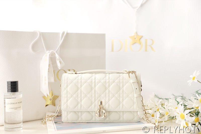 디올 MISS DIOR 탑핸들백 / 화이트 [매장가 560만원대]
