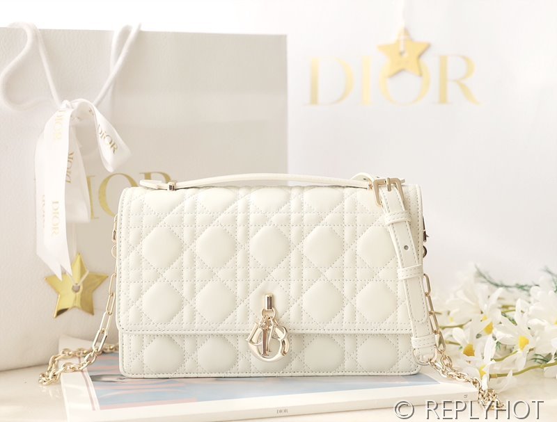디올 MISS DIOR 탑핸들백 / 화이트 [매장가 560만원대]