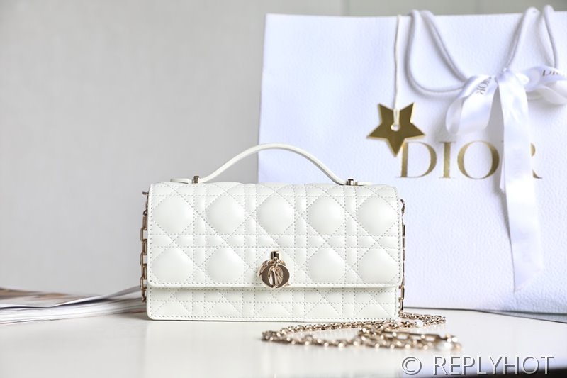 디올 MISS DIOR 미니 백 / 화이트 [매장가 380만원대]