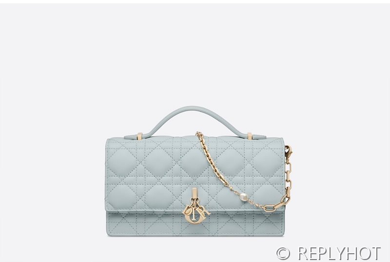 디올 MISS DIOR 미니 백 / 플라시드 블루 [매장가 380만원대]