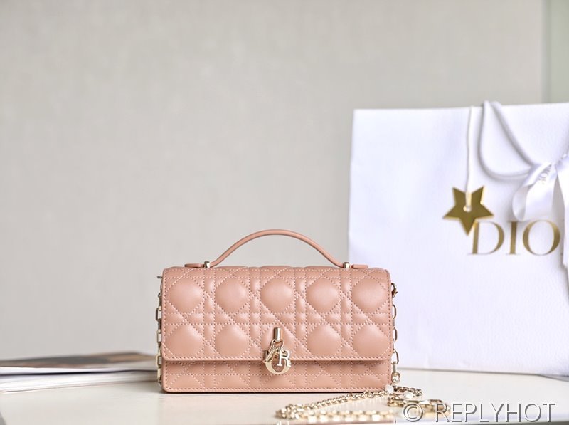 디올 MISS DIOR 미니 백 / 파우더핑크 [매장가 380만원대]