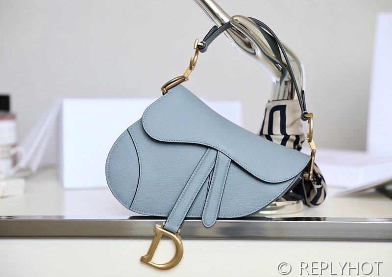디올 SADDLE 스트랩 백 미니 / 헤이즈 블루 [520만원대]