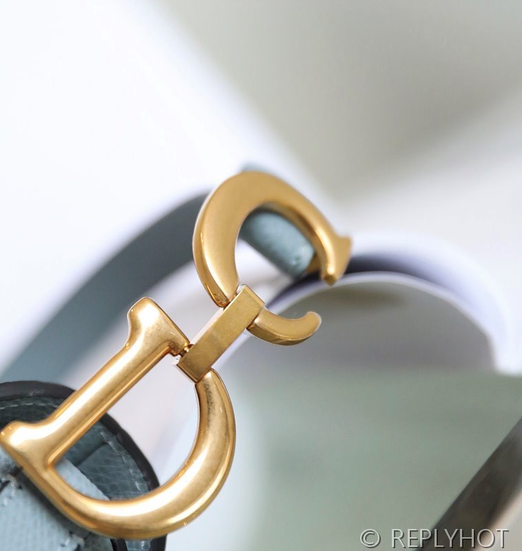 디올 SADDLE 스트랩 백 미니 / 헤이즈 블루 [520만원대]