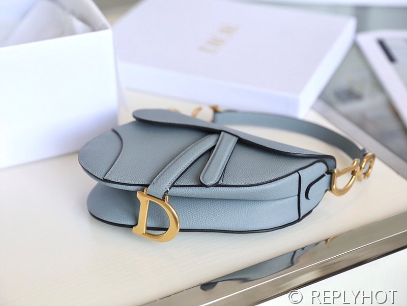 디올 SADDLE 스트랩 백 미니 / 헤이즈 블루 [520만원대]