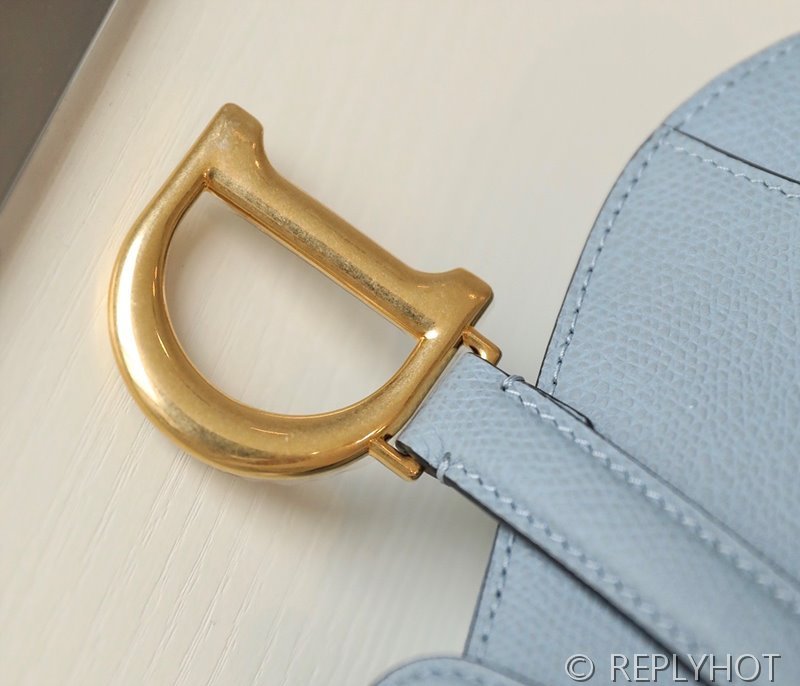 디올 SADDLE 스트랩 백 미니 / 헤이즈 블루 [520만원대]