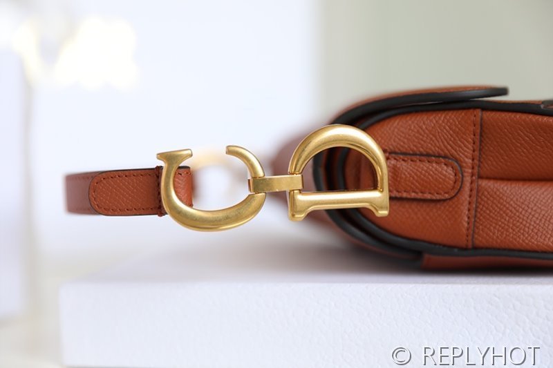 디올 SADDLE 스트랩 백 미니 / 다크브론즈 [520만원대]