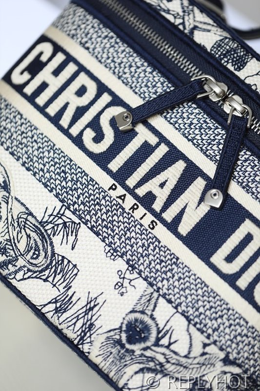 디올 트래블 베니티 케이스 / 블루 Jouy [매장가285만원대]