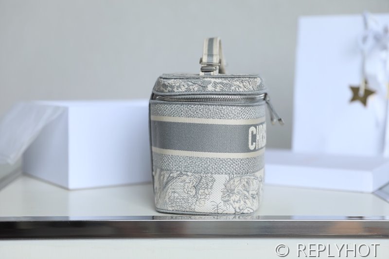 디올 트래블 베니티 케이스 / 그레이 Jouy [매장가285만원대]