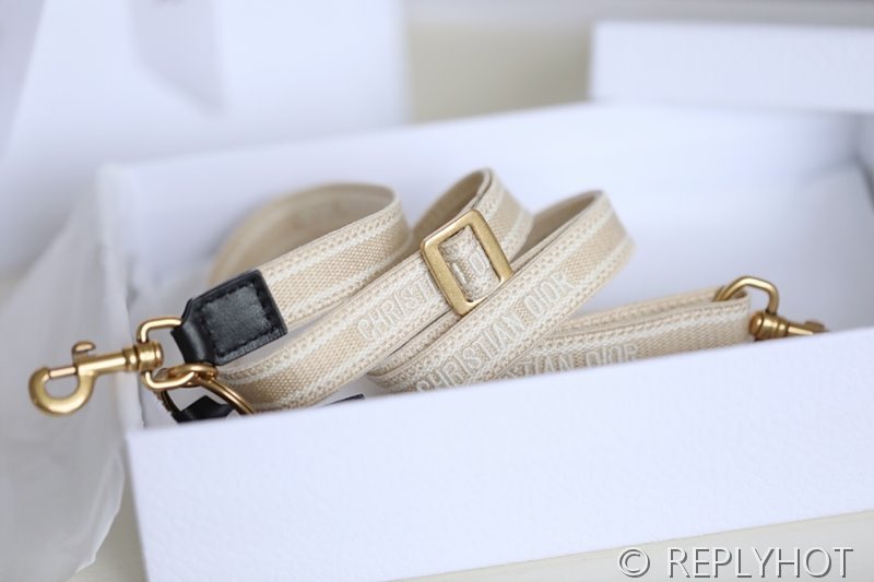 가방 길이조절 가능한 마이크로 숄더 스트랩 / 베이지 [매장가120만원대]