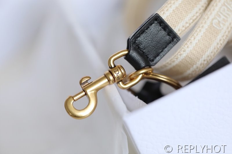 가방 길이조절 가능한 마이크로 숄더 스트랩 / 베이지 [매장가120만원대]