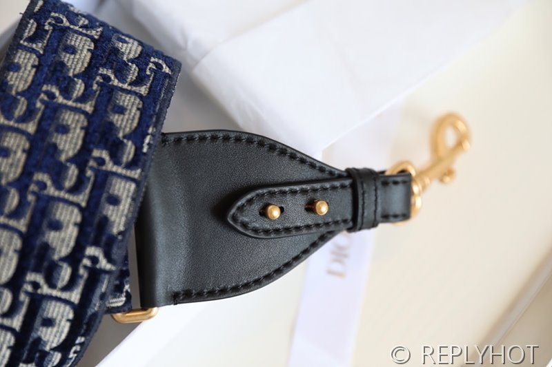 길이 조절 가능한 링 숄더 스트랩 / 오블리크 [매장가160만원대]