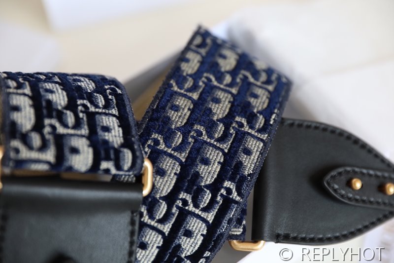 길이 조절 가능한 링 숄더 스트랩 / 오블리크 [매장가160만원대]