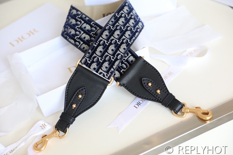 길이 조절 가능한 링 숄더 스트랩 / 오블리크 [매장가160만원대]