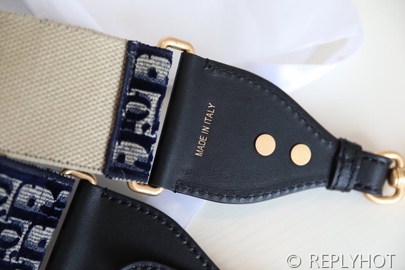 길이 조절 가능한 링 숄더 스트랩 / 오블리크 [매장가160만원대]