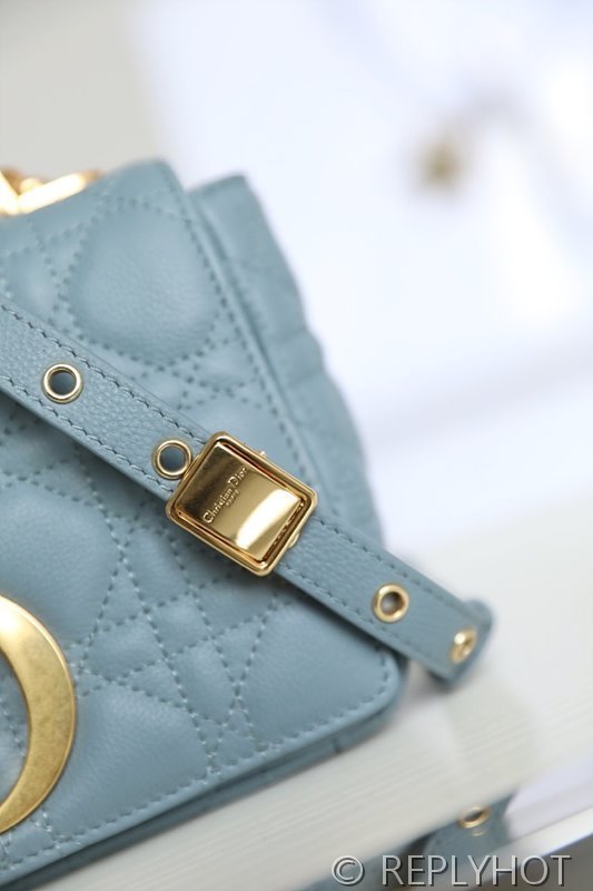 디올 Dior Caro 스몰 백 / 스카이 [매장가 550만원대]