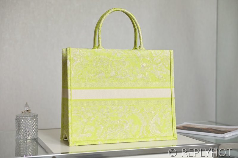 디올 북 토트 백 / 라지 / 형광그린 [매장가490만원대]