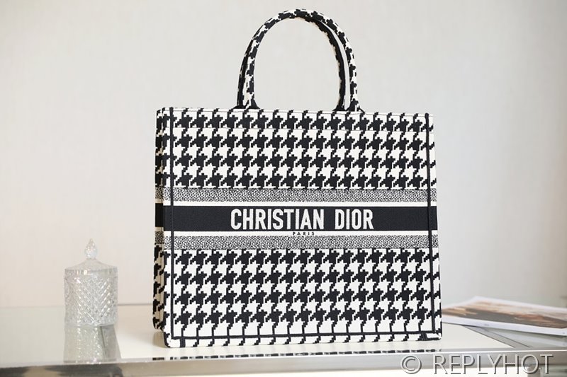 디올 북 토트 백 / 라지 / 하운즈투스 [매장가490만원대]