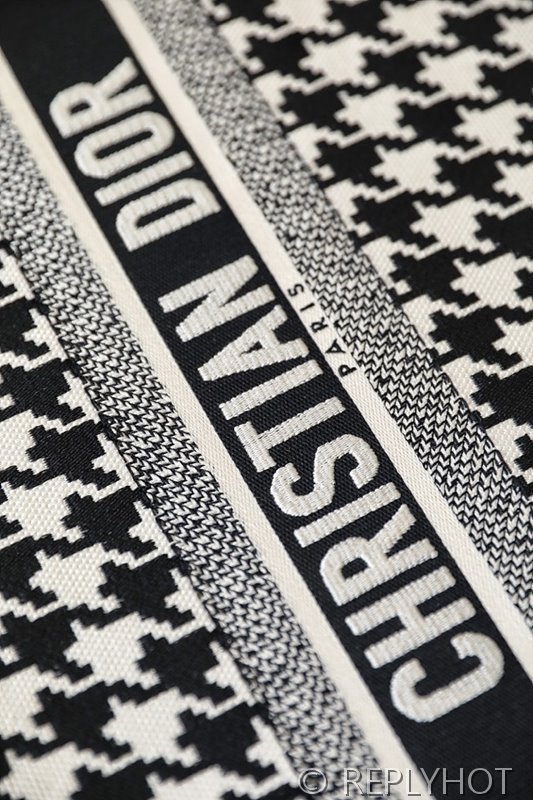 디올 북 토트 백 / 라지 / 하운즈투스 [매장가490만원대]