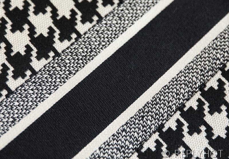 디올 북 토트 백 / 라지 / 하운즈투스 [매장가490만원대]