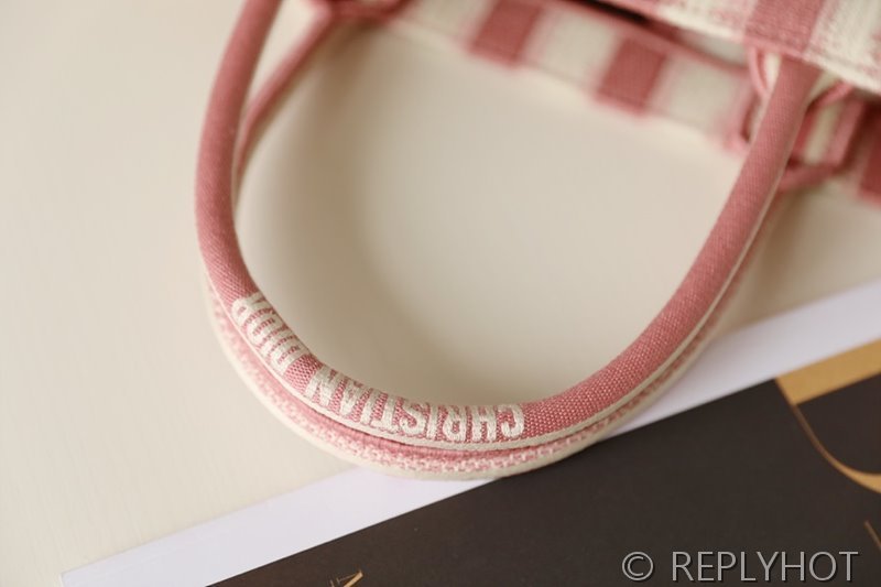 디올 북 토트 백 / 라지 / 핑크 스트라이프 [매장가490만원대]