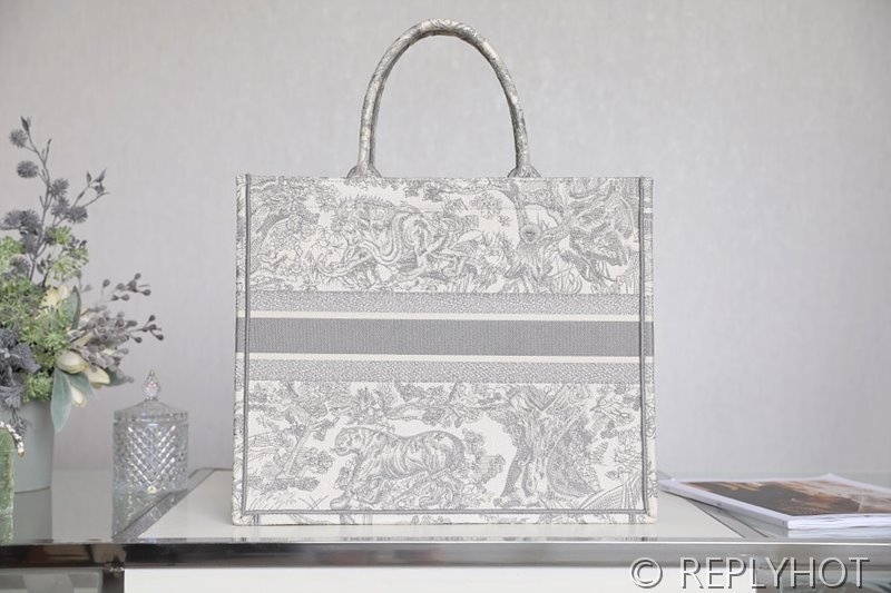 디올 북 토트 백 / 라지 / 타이거그레이 [매장가490만원대]