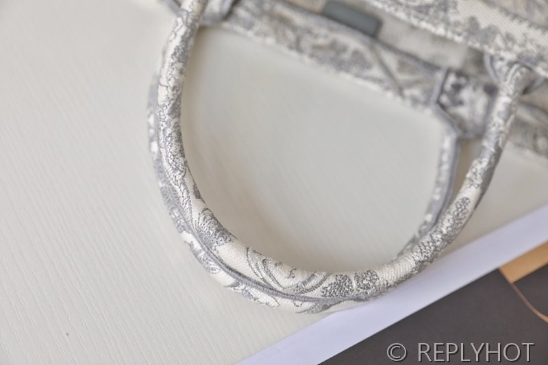 디올 북 토트 백 / 라지 / 타이거그레이 [매장가490만원대]