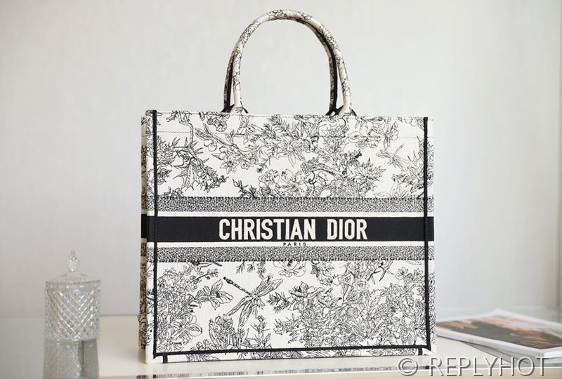 디올 북 토트 백 / 라지 / 잠자리 [매장가490만원대]