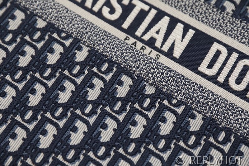 디올 북 토트 백 / 라지 / 오블리크 블루 [매장가490만원대]