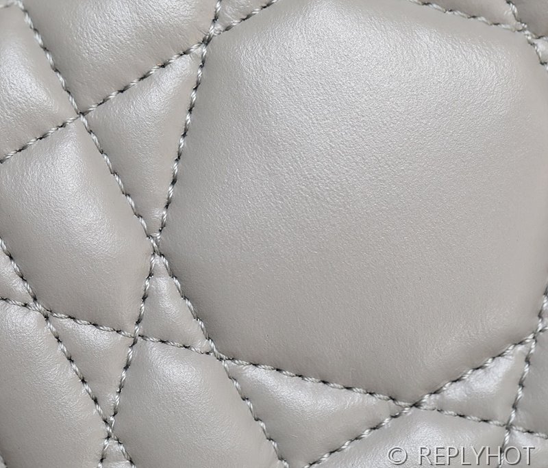 디올 Dior Caro 스몰 백 / 그레이  [매장가 590만원대]