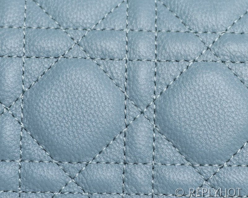 디올 Dior Caro 라지 백 / 스카이블루 [매장가 640만원대]