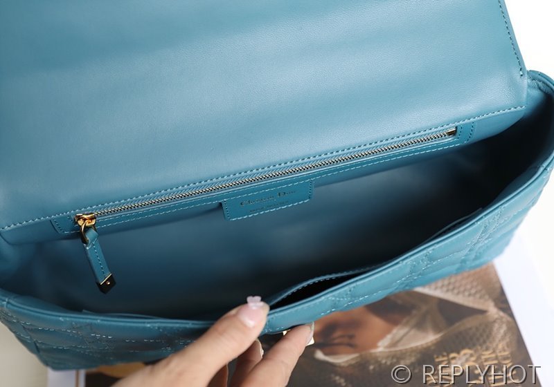 디올 Dior Caro 라지 백 / 딥씨블루 [매장가 640만원대]