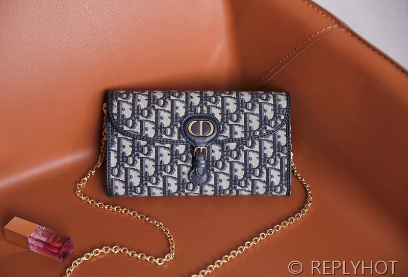 디올 Dior Bobby East-West 체인 파우치 [매장가 290만원대]