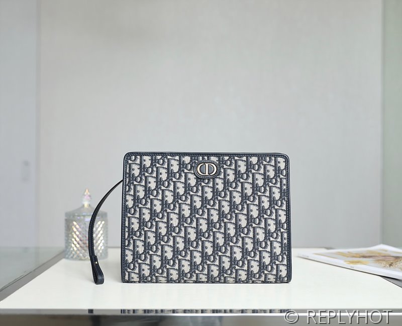 디올 30 Montaigne 미디엄 파우치 [매장가 145만원대]