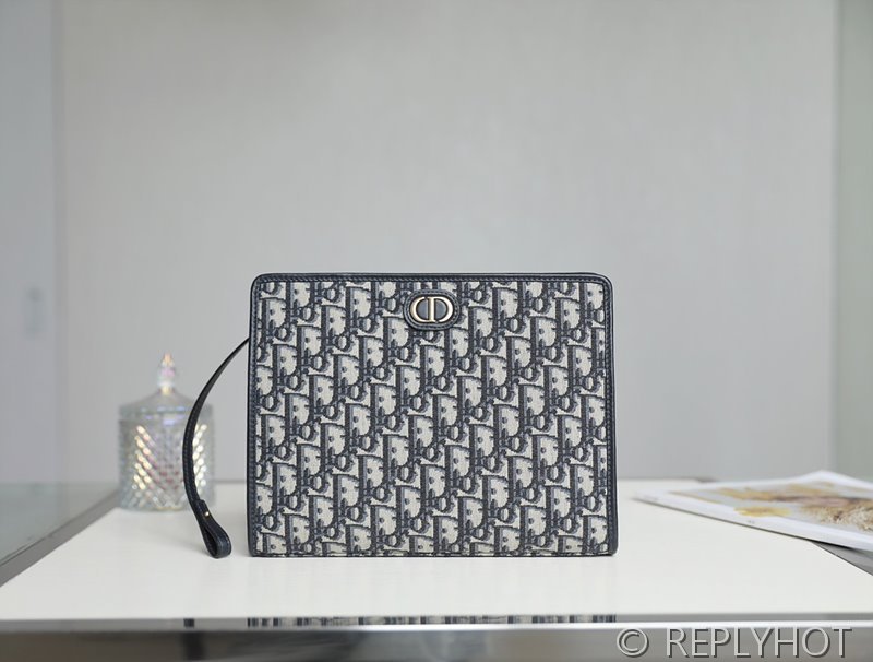 디올 30 Montaigne 미디엄 파우치 [매장가 145만원대]