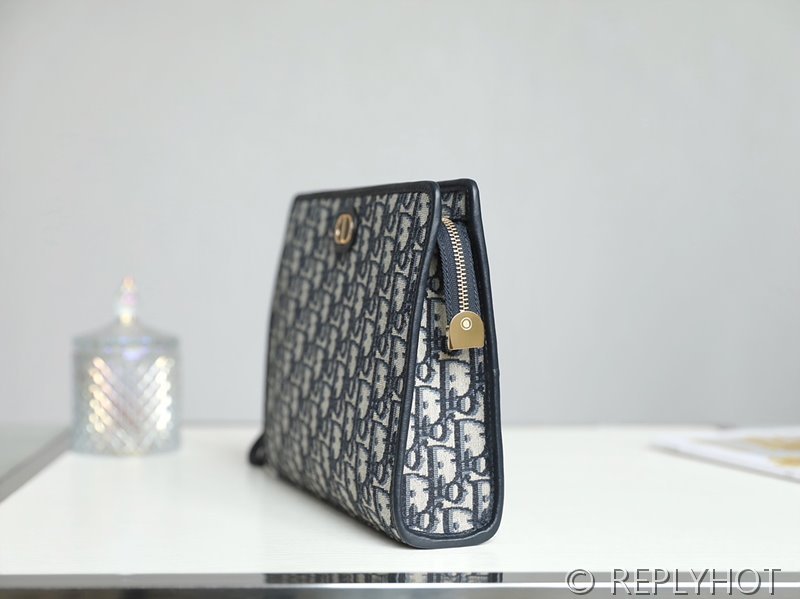 디올 30 Montaigne 미디엄 파우치 [매장가 145만원대]