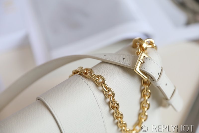 디올 30 Montaigne 몽테인 체인백 / 팜프린팅 화이트 [매장가 520만원대]