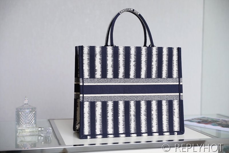 디올 북 토트 백 / 라지 / 스트라이프 [매장가490만원대]