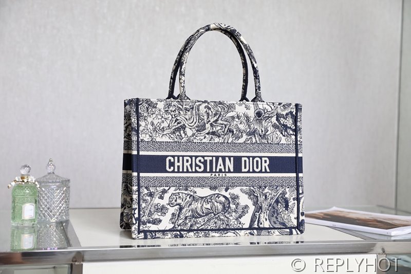 디올 북 토트 백 / 라지 / 블루타이거 [매장가490만원대]
