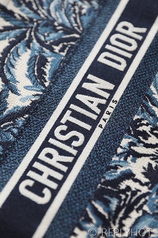 디올 북 토트 백 / 라지 / 블루코코넛 [매장가490만원대]