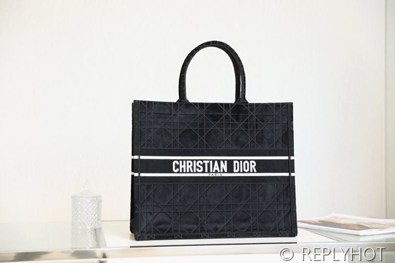 디올 북 토트 백 / 라지 / 블랙자수 [매장가490만원대]