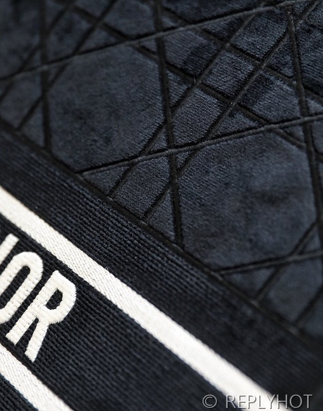 디올 북 토트 백 / 라지 / 블랙자수 [매장가490만원대]