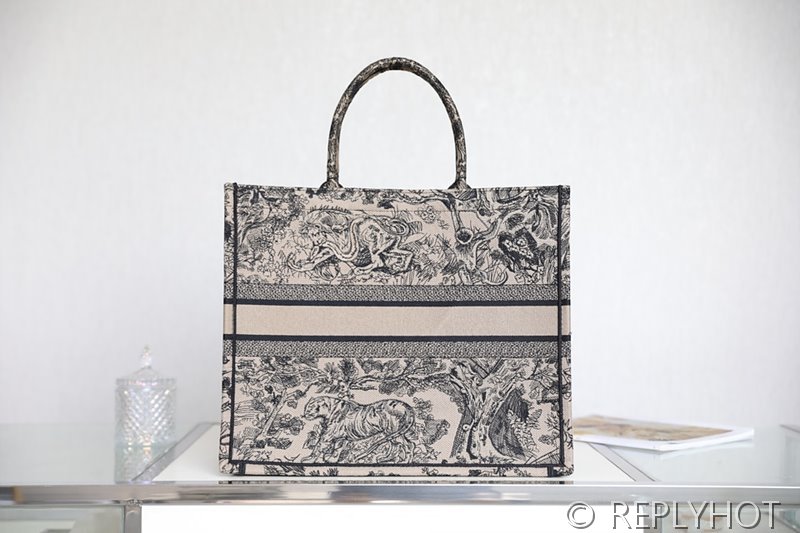 디올 북 토트 백 / 라지 / 브라운타이거 [매장가490만원대]